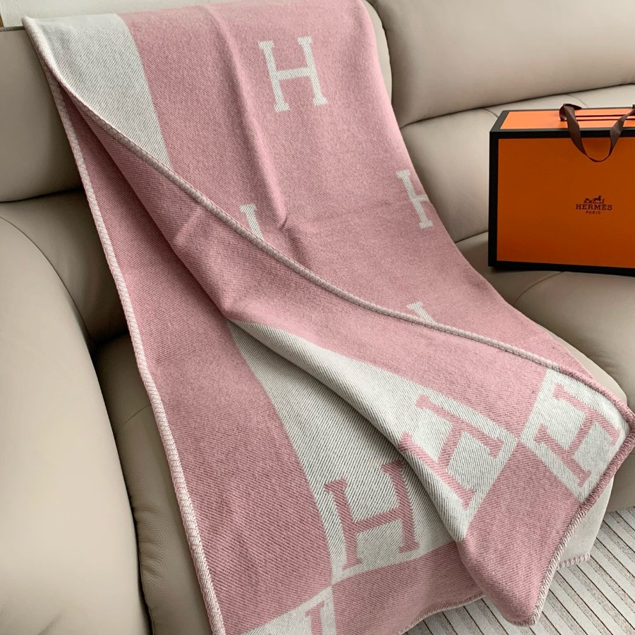 Premium Cashmere Blend Blanket – HERMSCA-174 | Light Pink & Ivory White | 170 × 135 cm