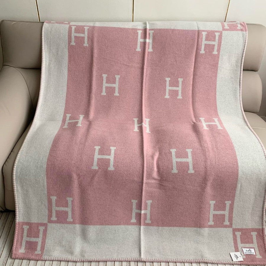 Premium Cashmere Blend Blanket – HERMSCA-174 | Light Pink & Ivory White | 170 × 135 cm