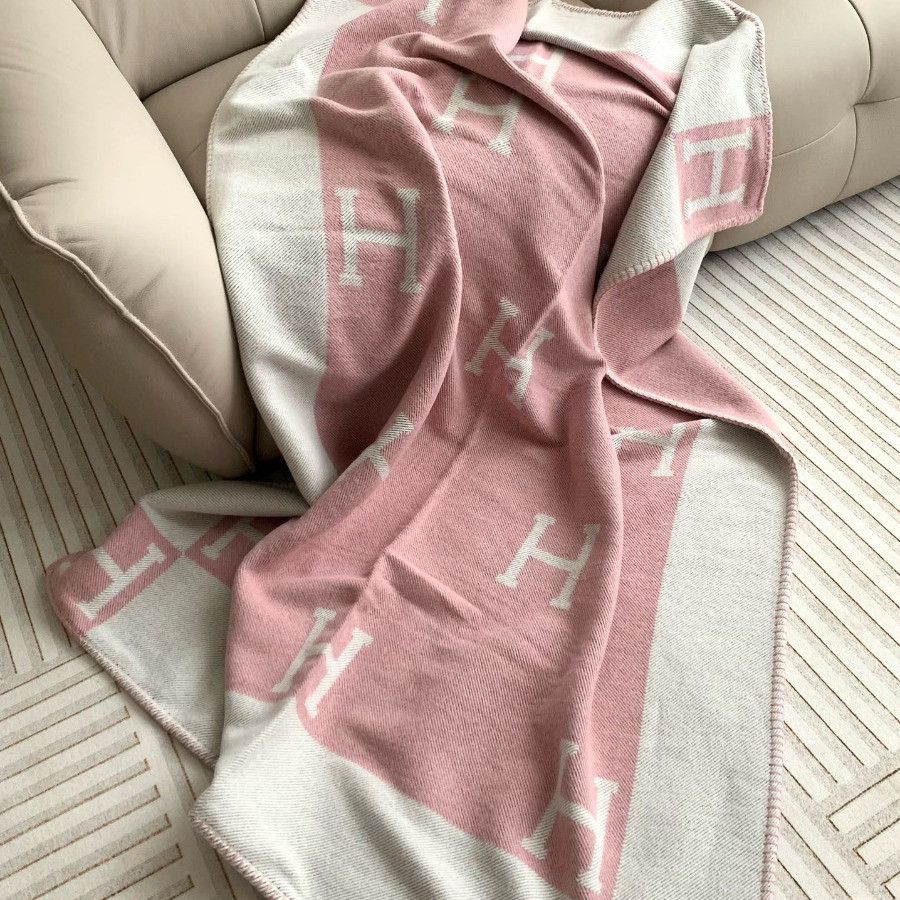 Premium Cashmere Blend Blanket – HERMSCA-174 | Light Pink & Ivory White | 170 × 135 cm