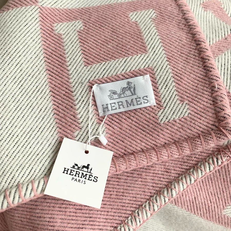 Premium Cashmere Blend Blanket – HERMSCA-174 | Light Pink & Ivory White | 170 × 135 cm
