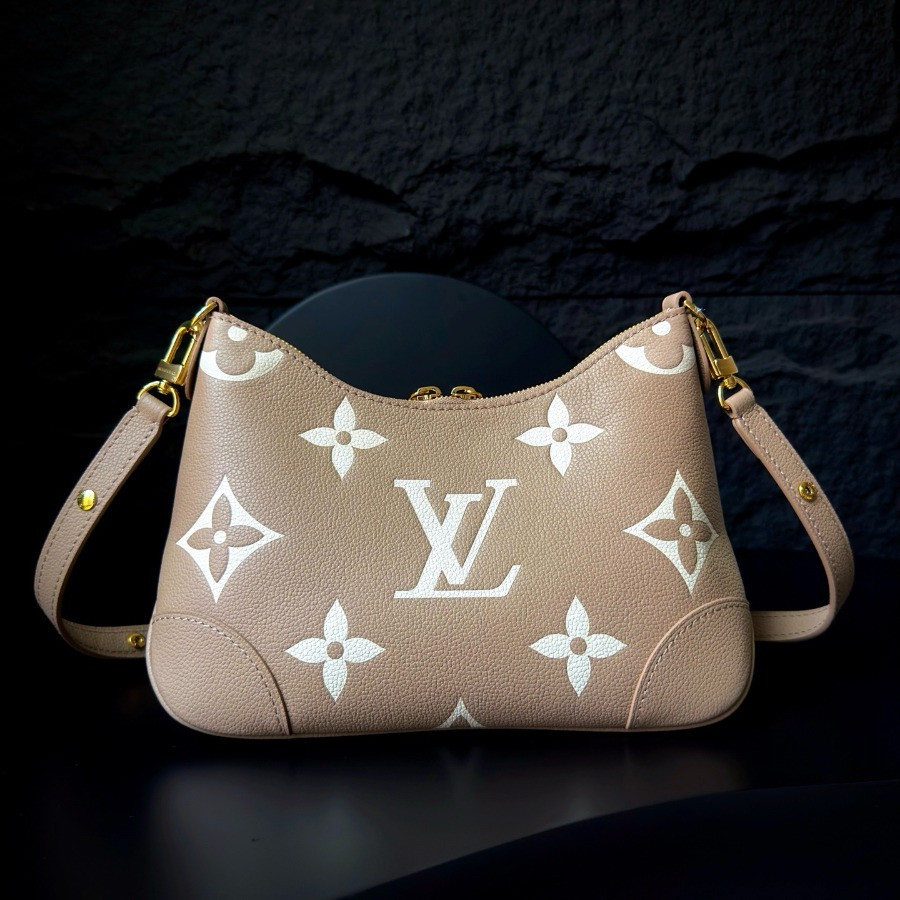 LV M13224  Boulogne PM Louis Vuitton Monogram Leather Hobo Bag 