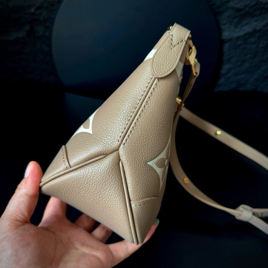 LV M13224  Boulogne PM Louis Vuitton Monogram Leather Hobo Bag 