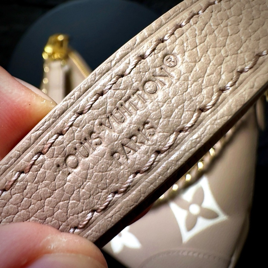 LV M13224  Boulogne PM Louis Vuitton Monogram Leather Hobo Bag 