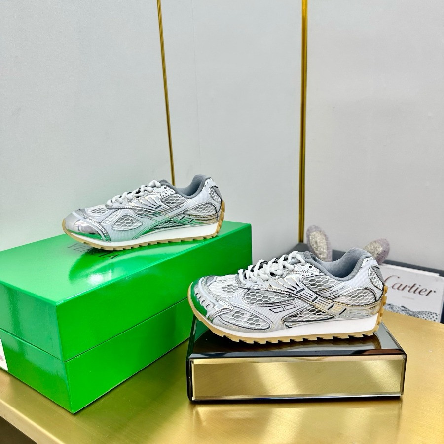 Bottega Veneta Orbit Sneaker Unisex style