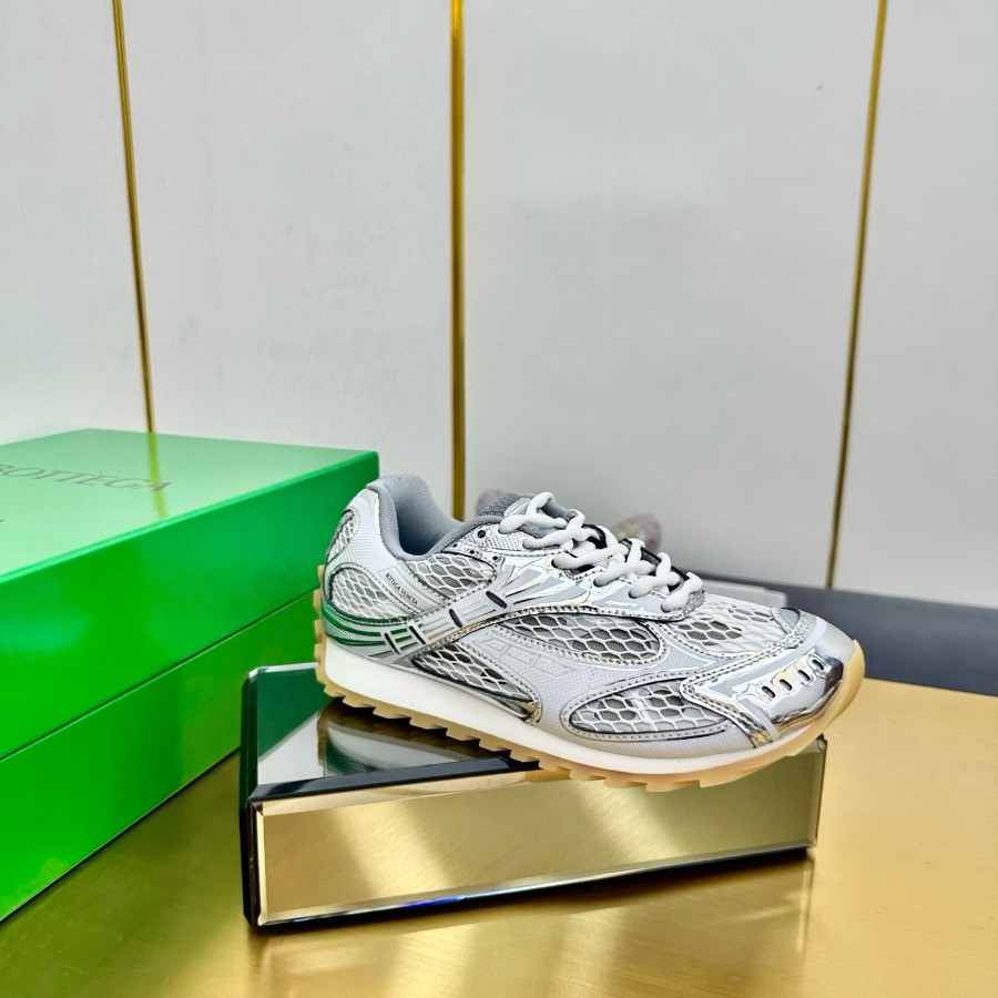 Bottega Veneta Orbit Sneaker Unisex style