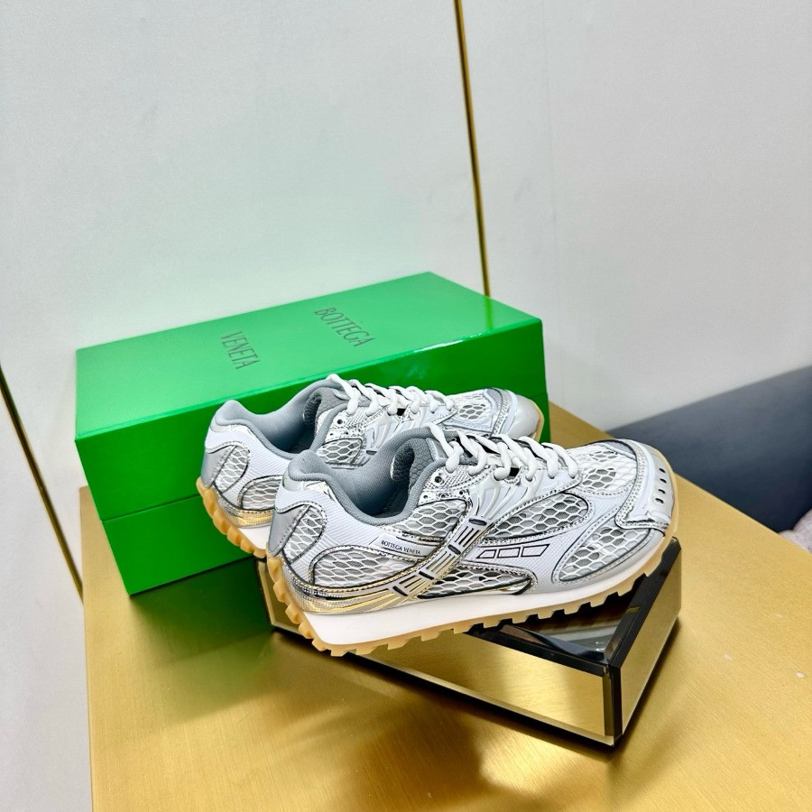 Bottega Veneta Orbit Sneaker Unisex style