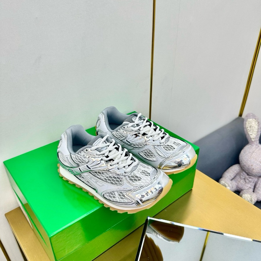 Bottega Veneta Orbit Sneaker Unisex style