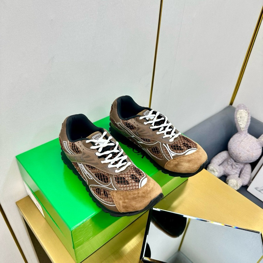 Bottega Veneta Orbit Sneaker Unisex style