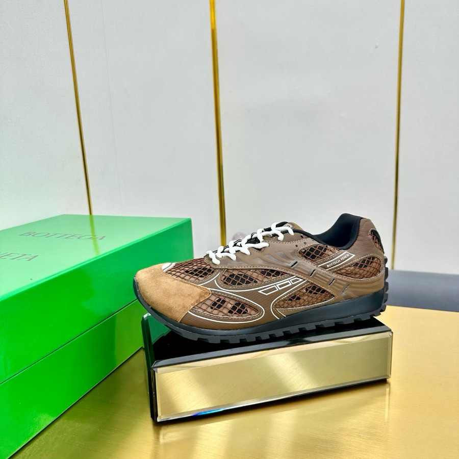 Bottega Veneta Orbit Sneaker Unisex style