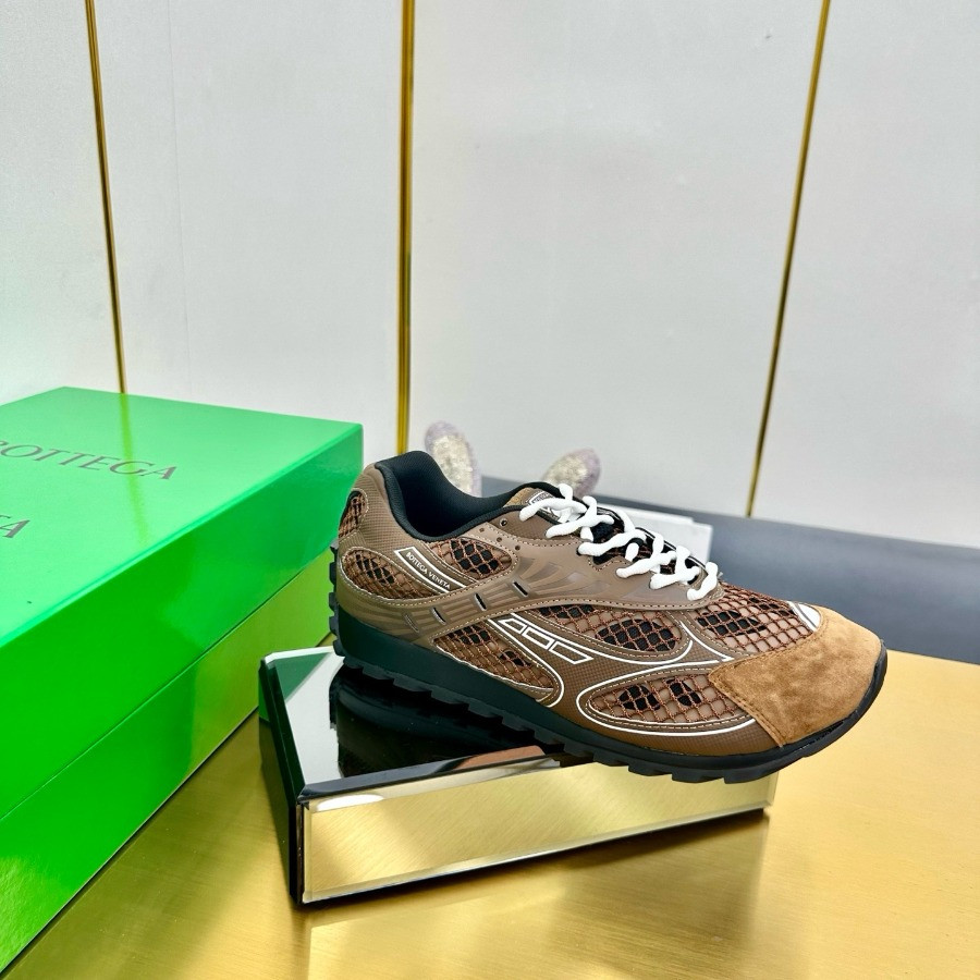Bottega Veneta Orbit Sneaker Unisex style