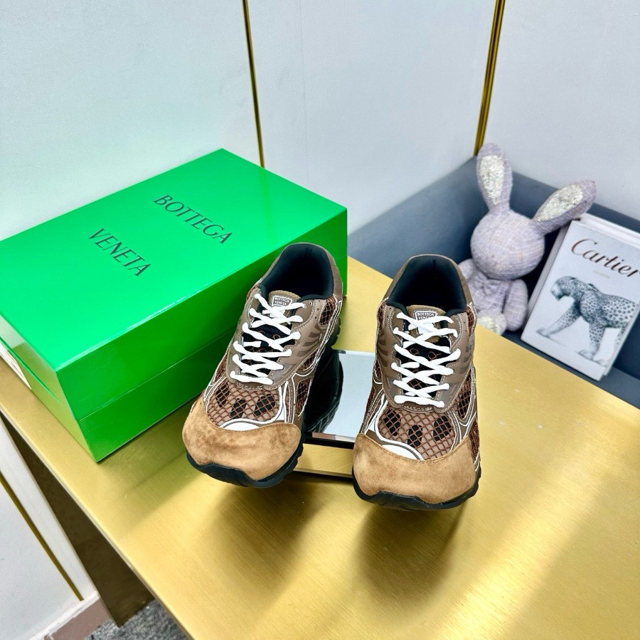 Bottega Veneta Orbit Sneaker Unisex style