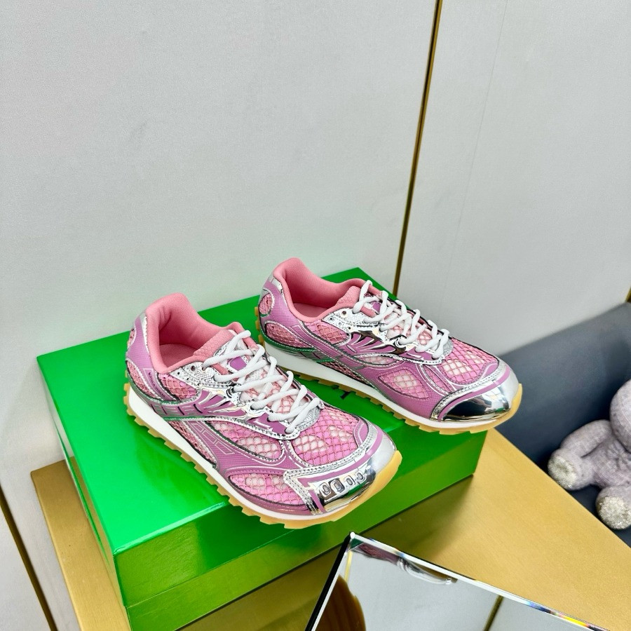 Bottega Veneta Orbit Sneaker Unisex style