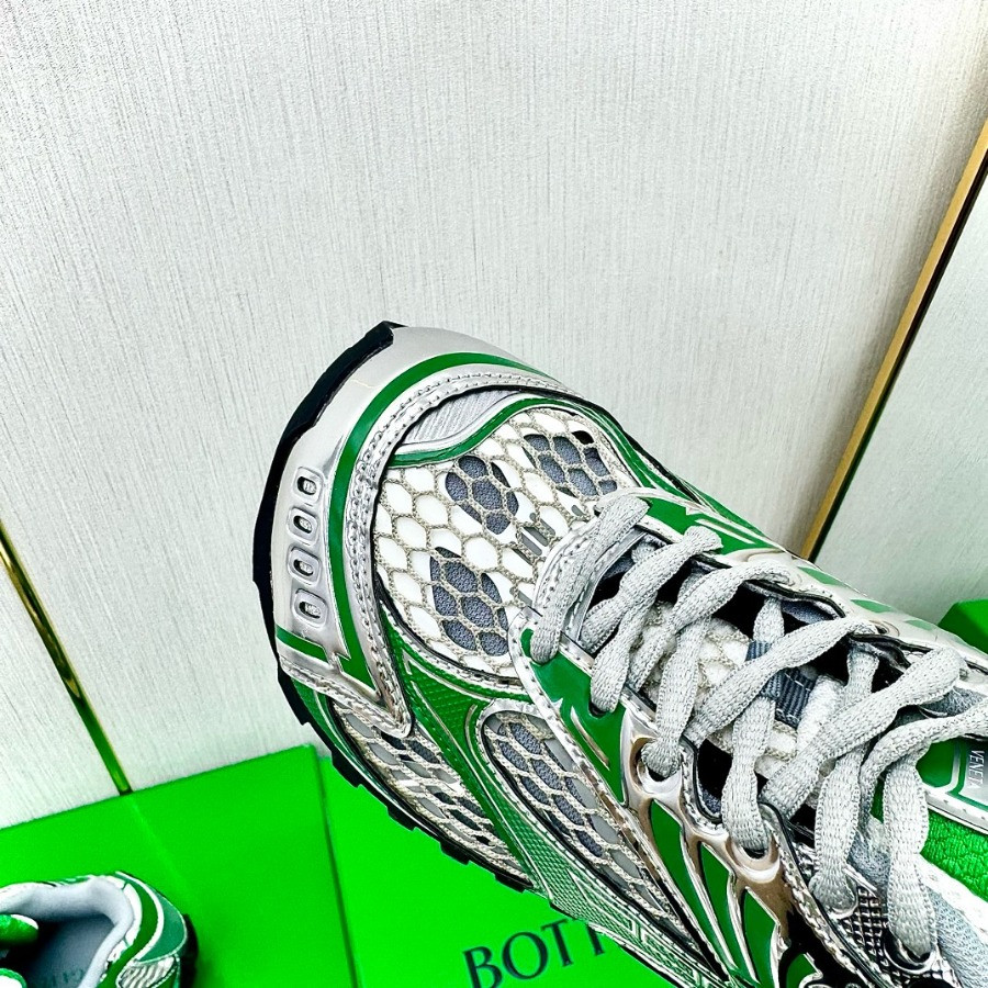 Bottega Veneta Orbit Sneaker Unisex style
