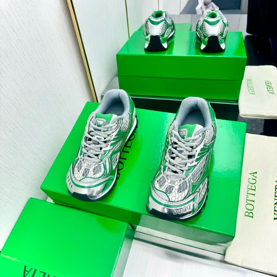 Bottega Veneta Orbit Sneaker Unisex style
