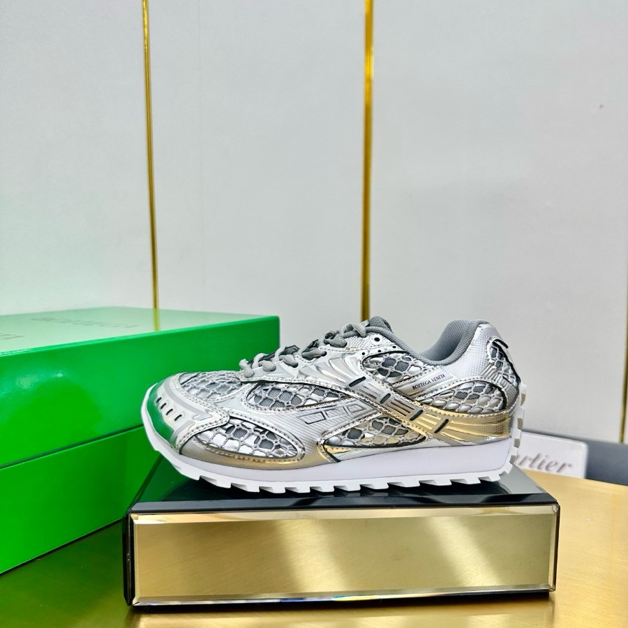 Bottega Veneta Orbit Sneaker Unisex style