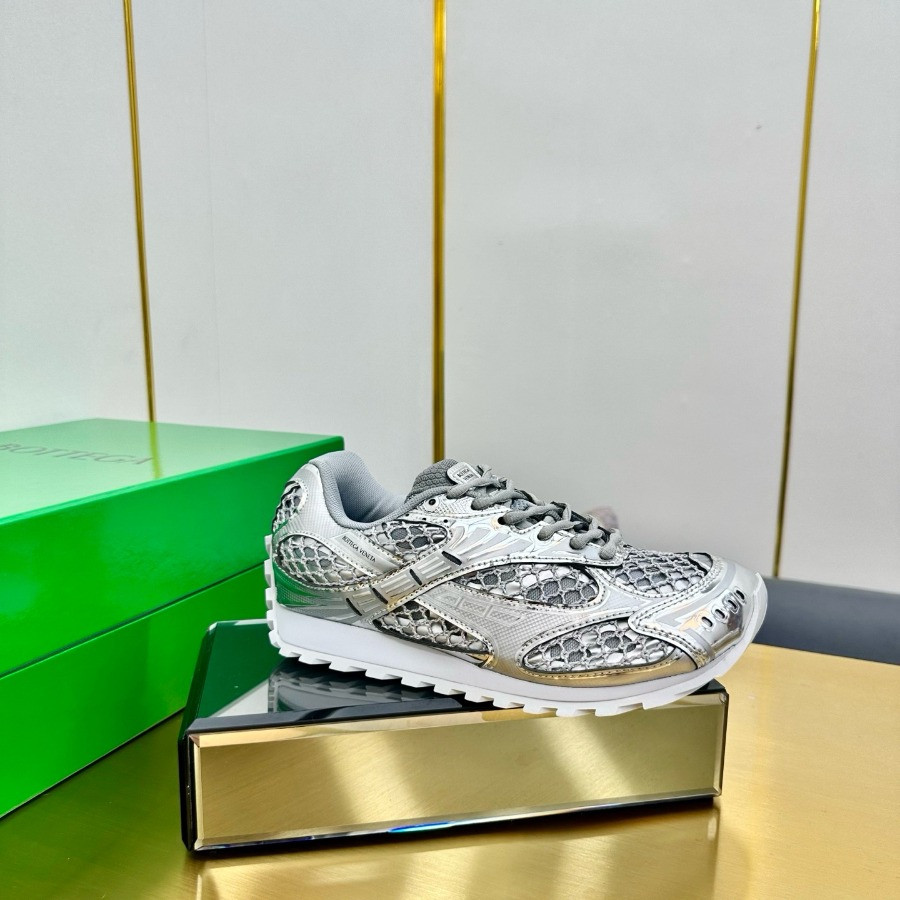 Bottega Veneta Orbit Sneaker Unisex style