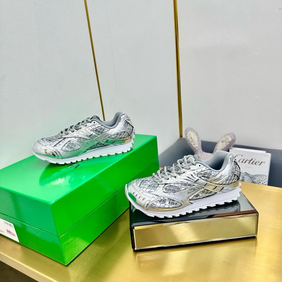 Bottega Veneta Orbit Sneaker Unisex style