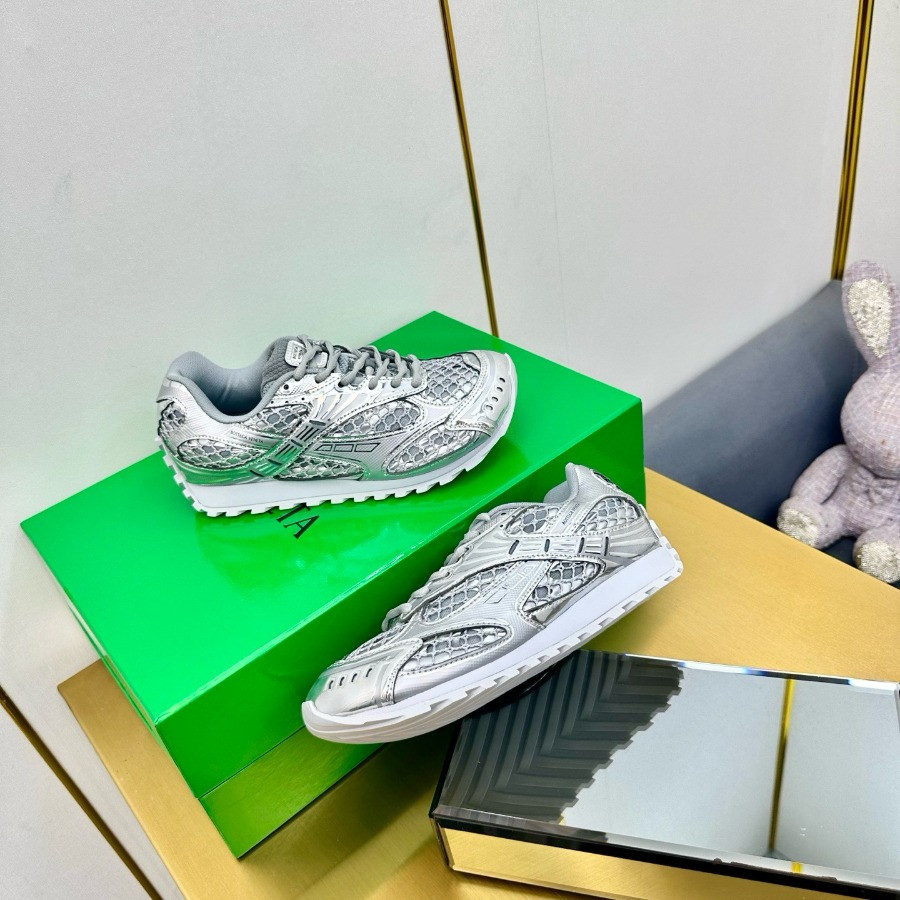 Bottega Veneta Orbit Sneaker Unisex style