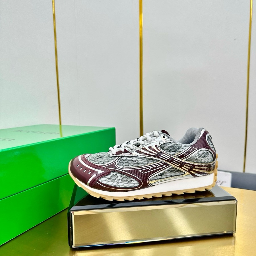 Bottega Veneta Orbit Sneaker Unisex style