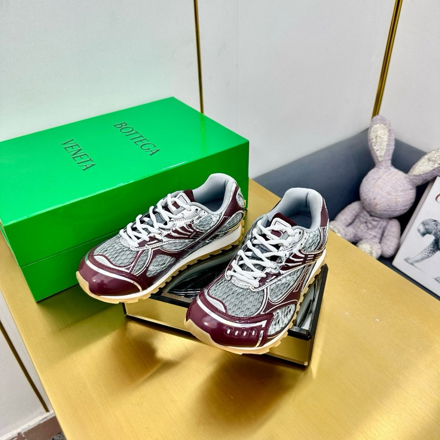 Bottega Veneta Orbit Sneaker Unisex style