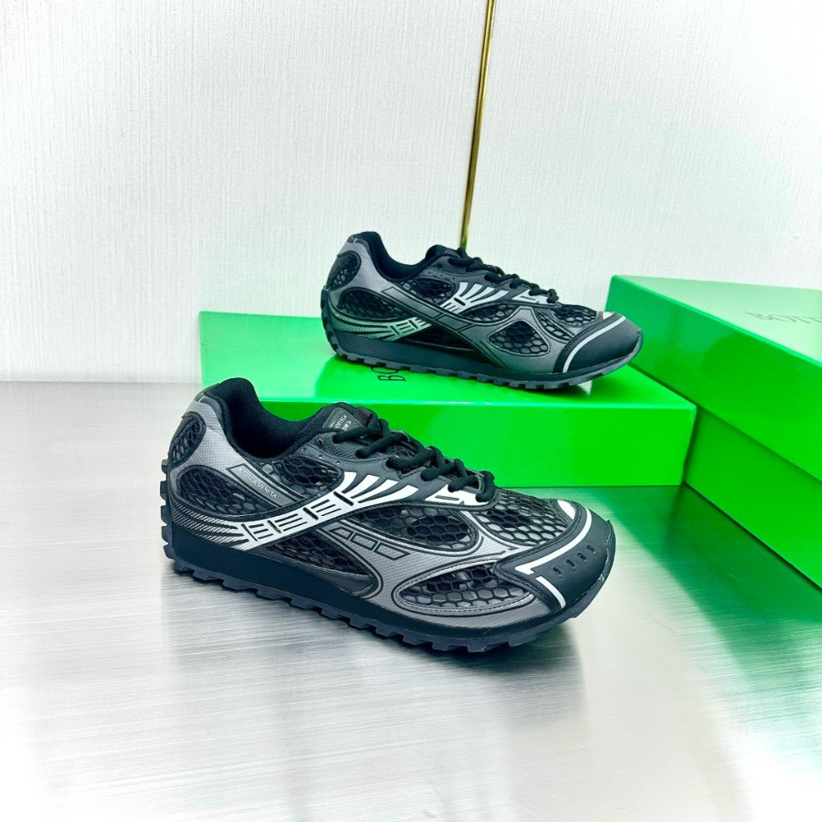 Bottega Veneta Orbit Sneaker Unisex style