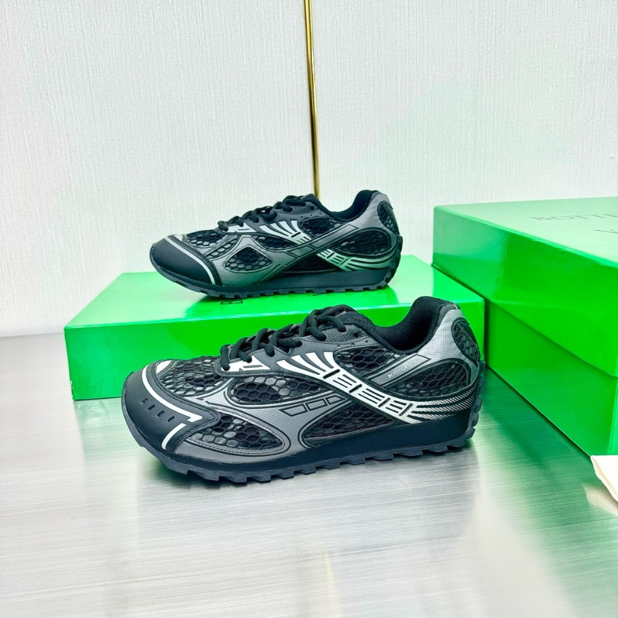 Bottega Veneta Orbit Sneaker Unisex style