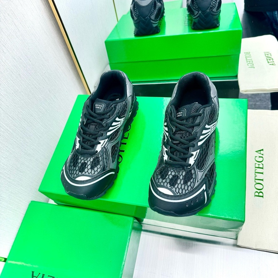 Bottega Veneta Orbit Sneaker Unisex style