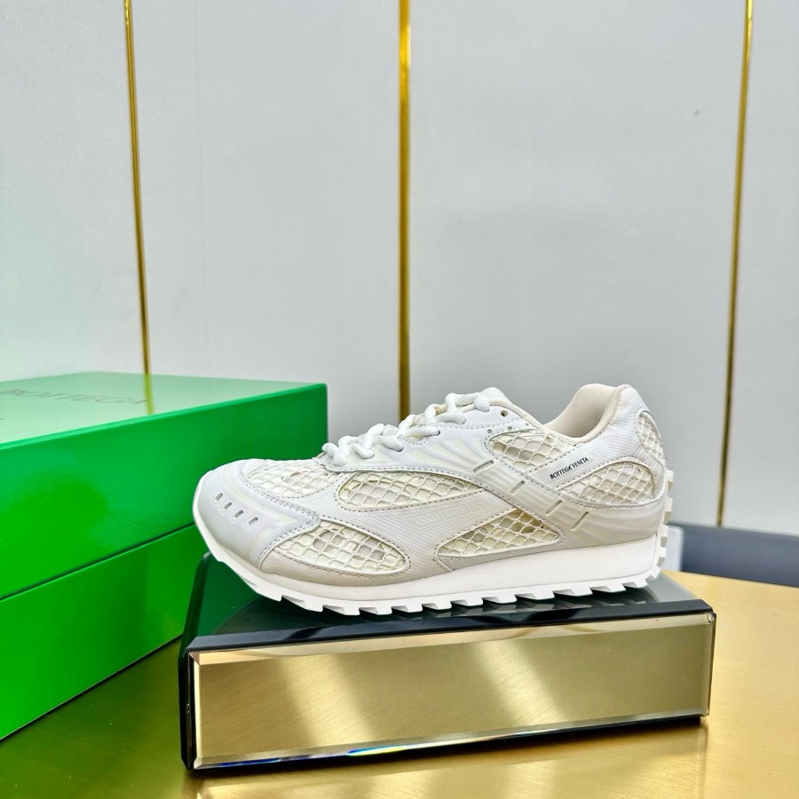 Bottega Veneta Orbit Sneaker Unisex style