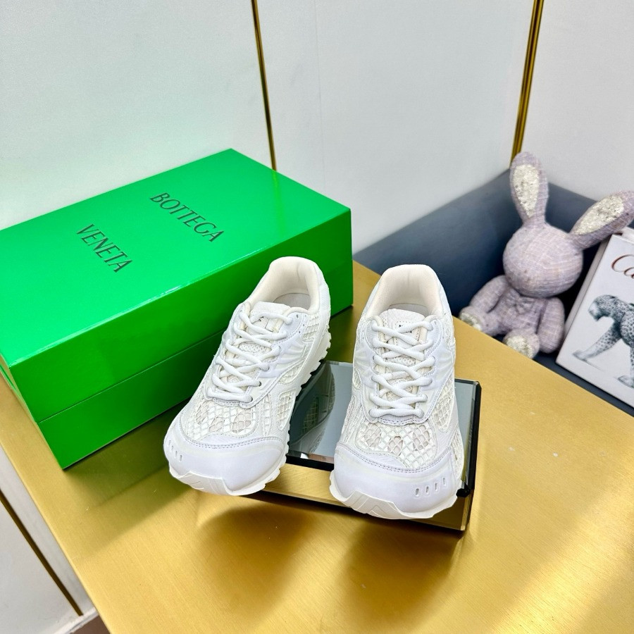 Bottega Veneta Orbit Sneaker Unisex style