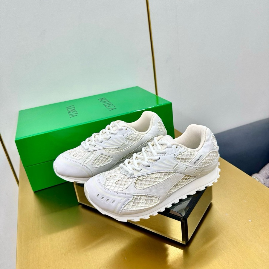 Bottega Veneta Orbit Sneaker Unisex style