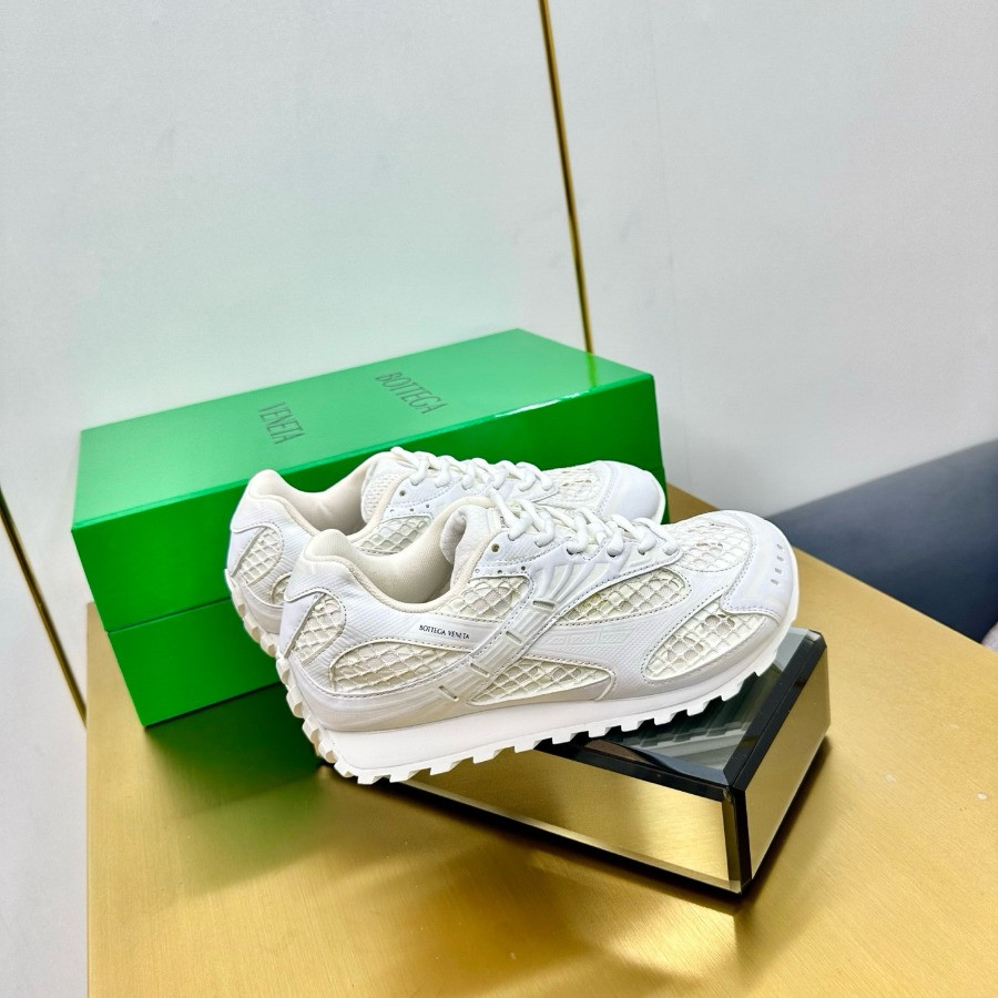 Bottega Veneta Orbit Sneaker Unisex style
