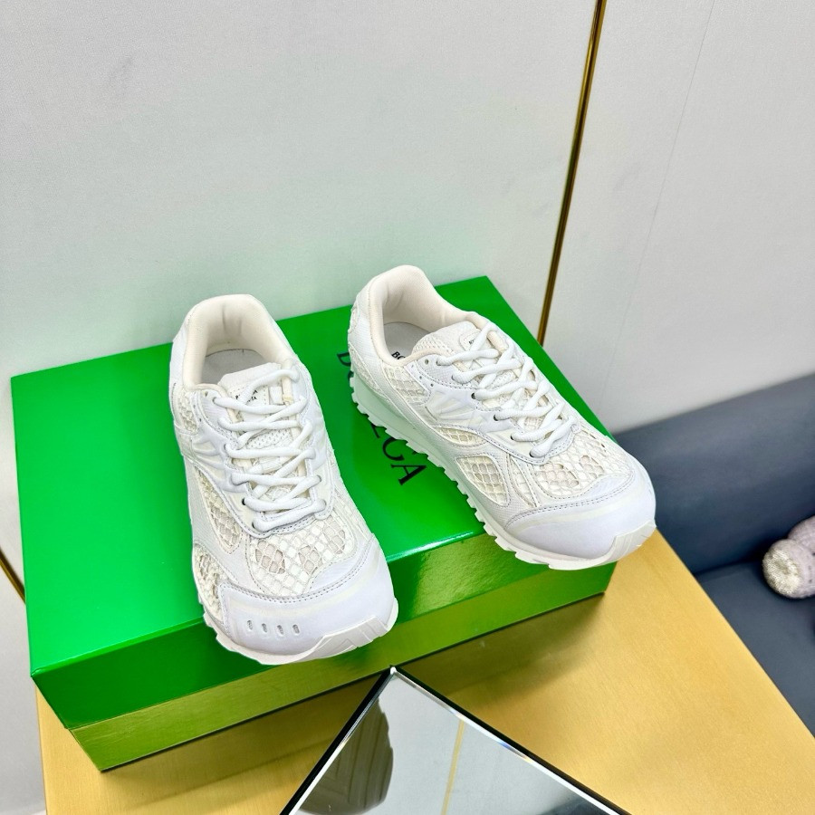 Bottega Veneta Orbit Sneaker Unisex style
