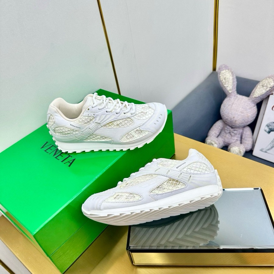 Bottega Veneta Orbit Sneaker Unisex style