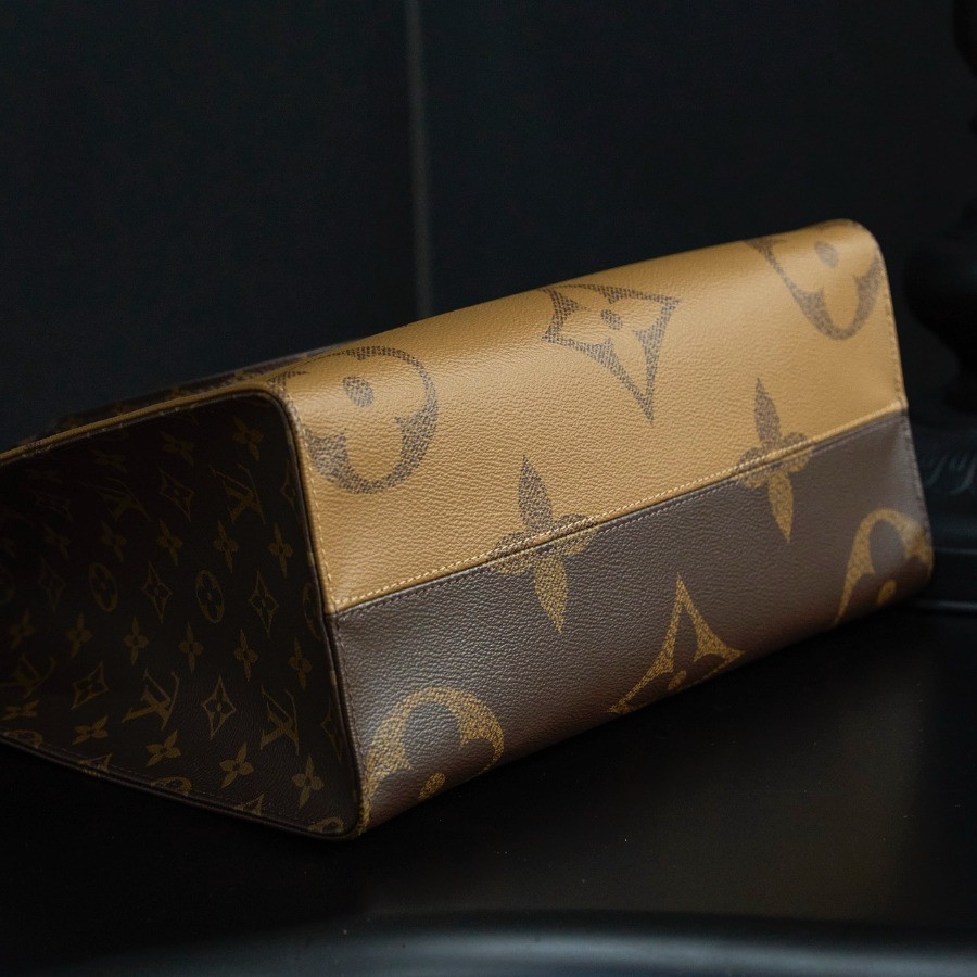 M45321 Louis Vuitton OnTheGo MM Monogram Giant and Monogram Reverse top handle shoulder bag