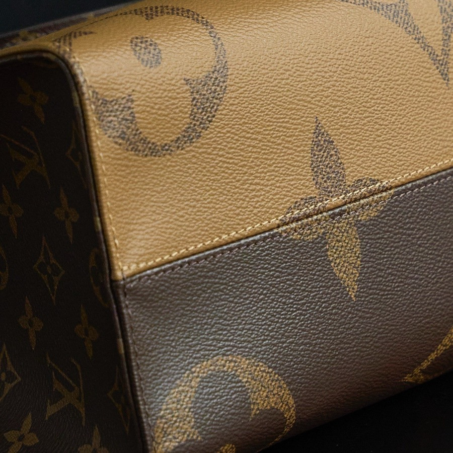 M45321 Louis Vuitton OnTheGo MM Monogram Giant and Monogram Reverse top handle shoulder bag