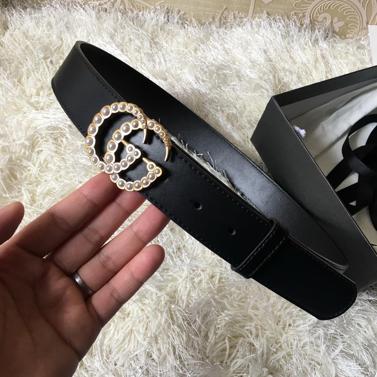 Gucci Leather belt with pearl Double G, 453260