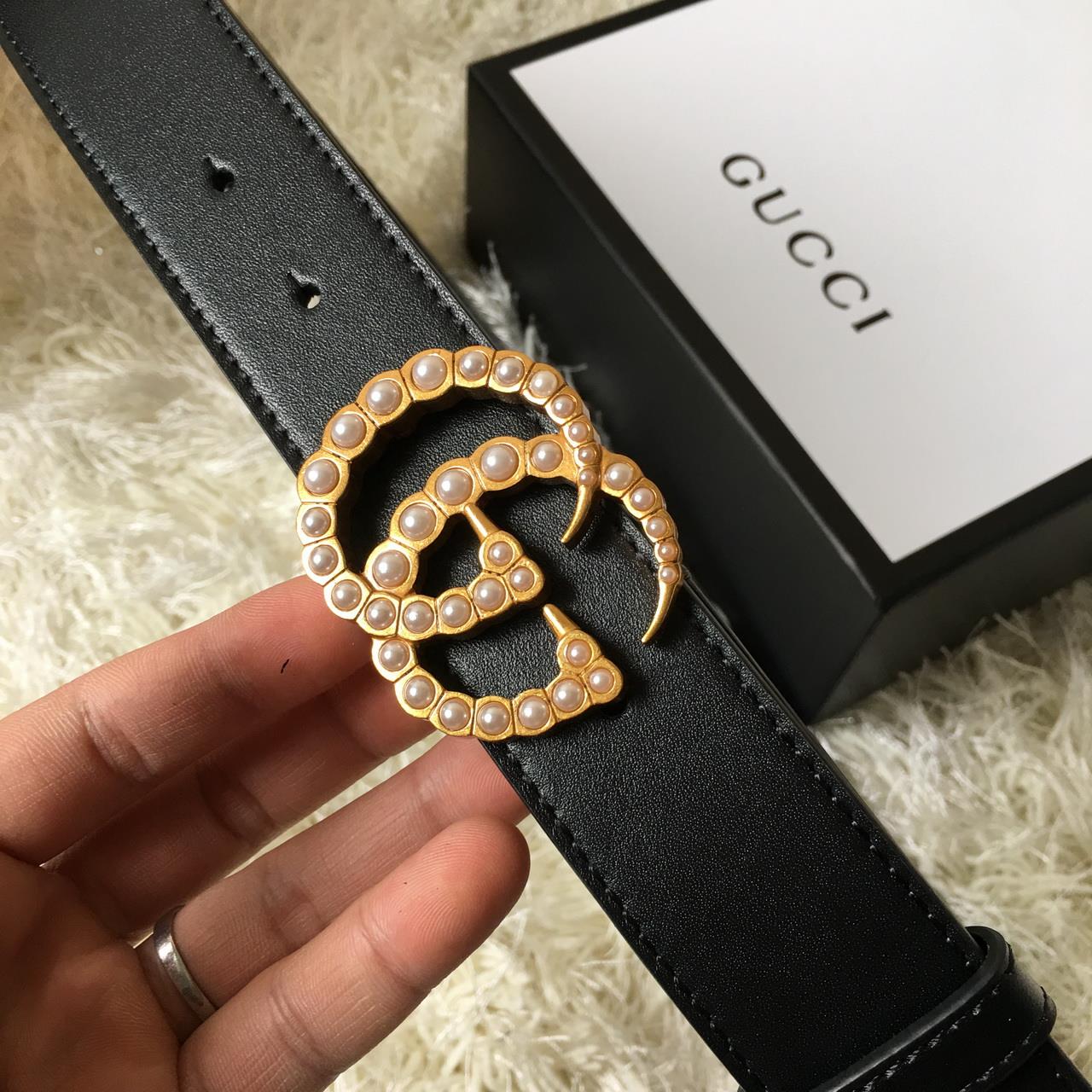 Gucci Leather belt with pearl Double G, 453260