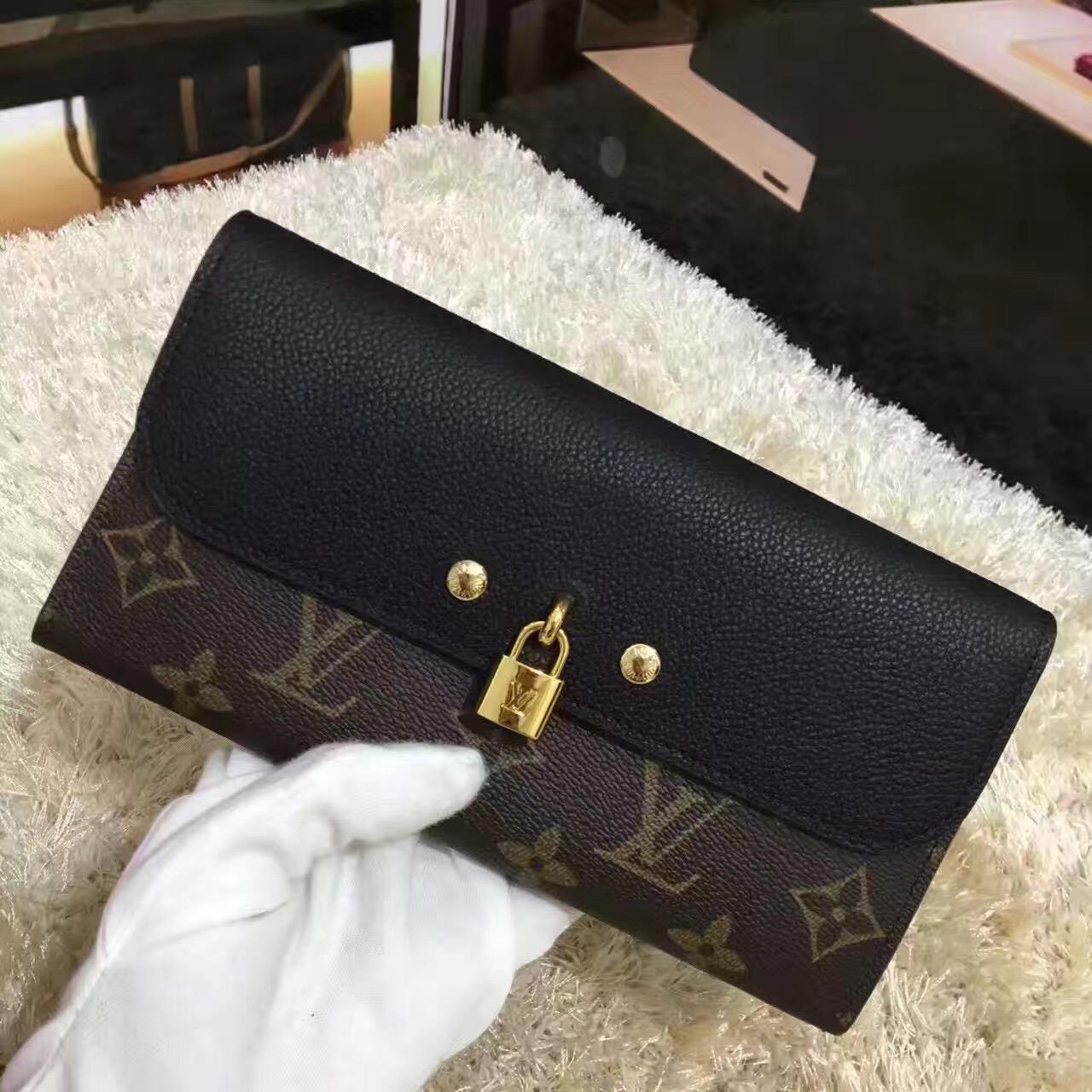 Louis Vuitton LV, VENUS WALLET, M61835