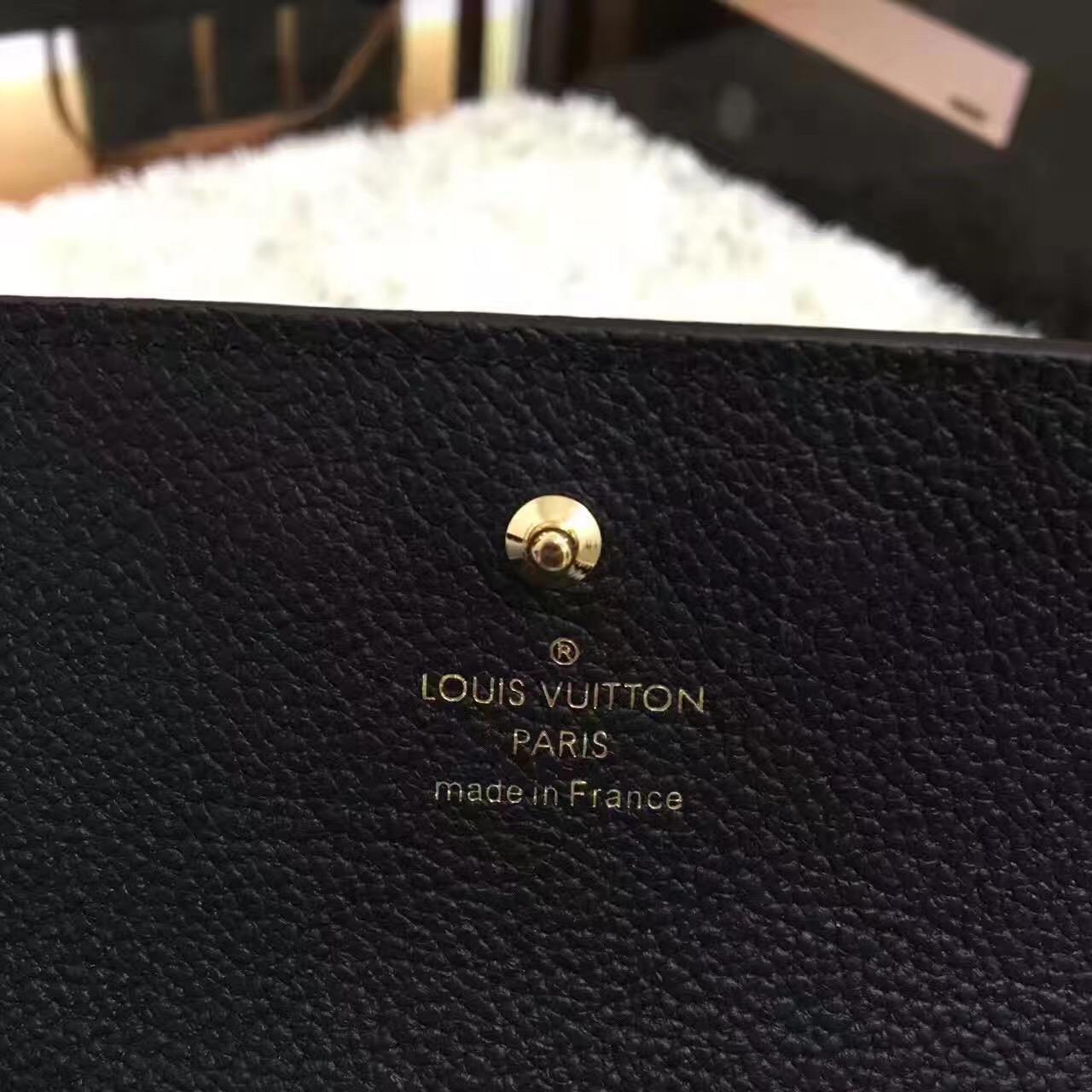 Louis Vuitton LV, VENUS WALLET, M61835